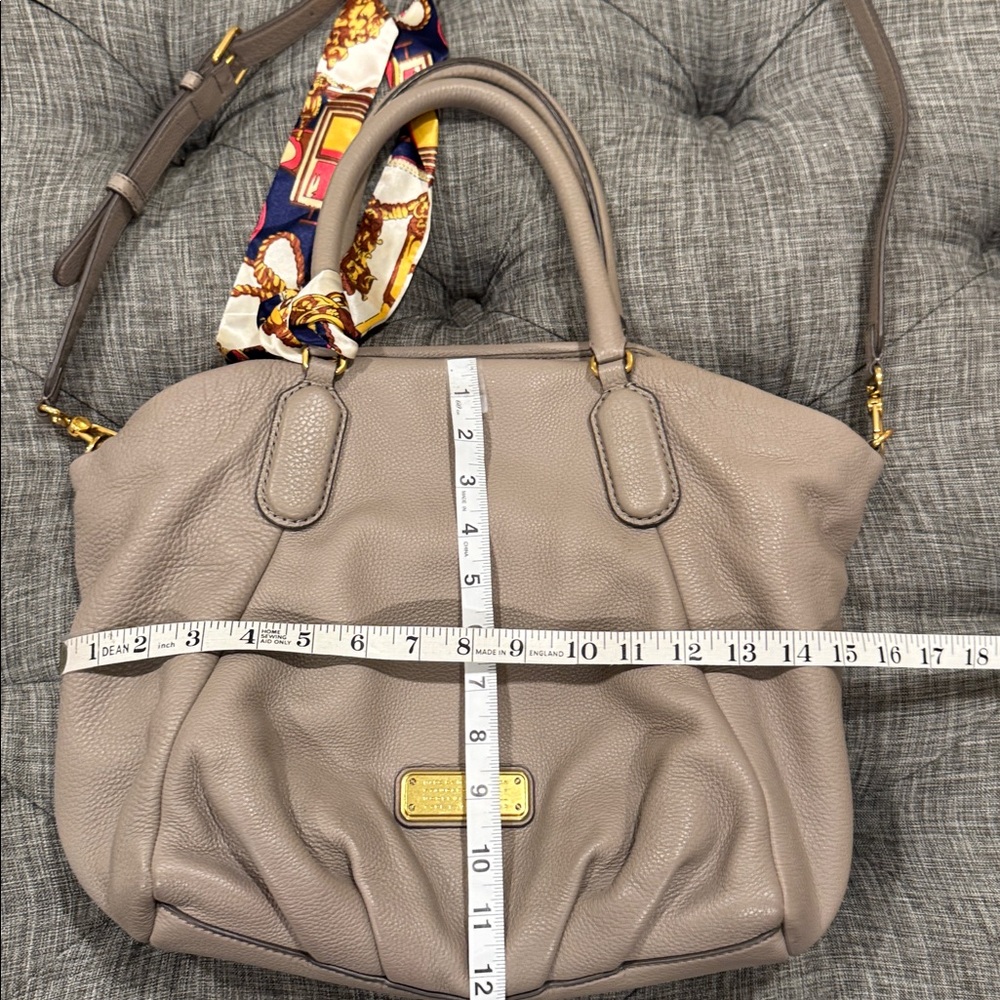 Marc Jacobs Tote Q Fran Leather Large Taupe Satchel Bag - Picture 17 of 17